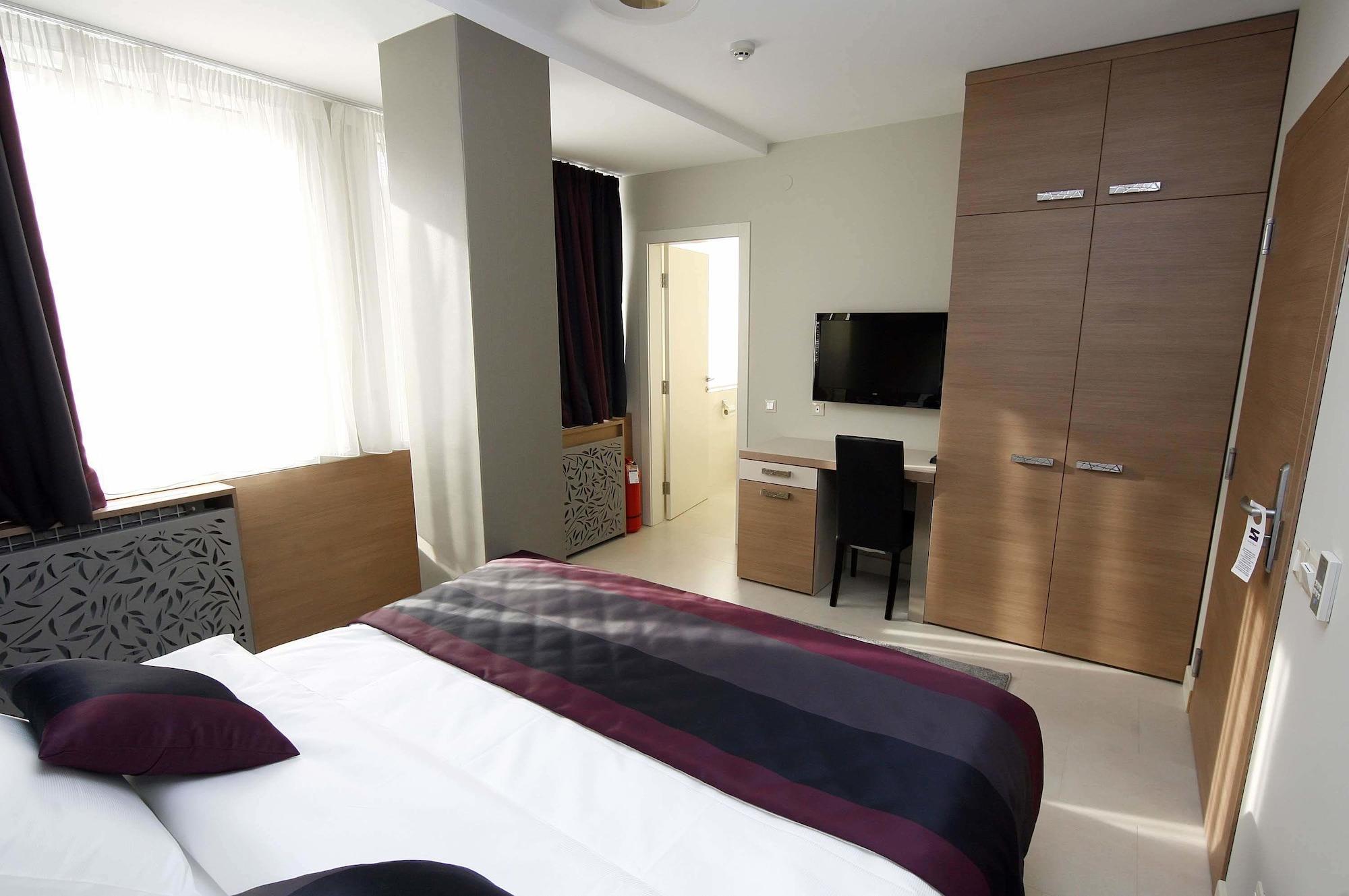 Hotel Srbija Garden-free Parking Belgrade