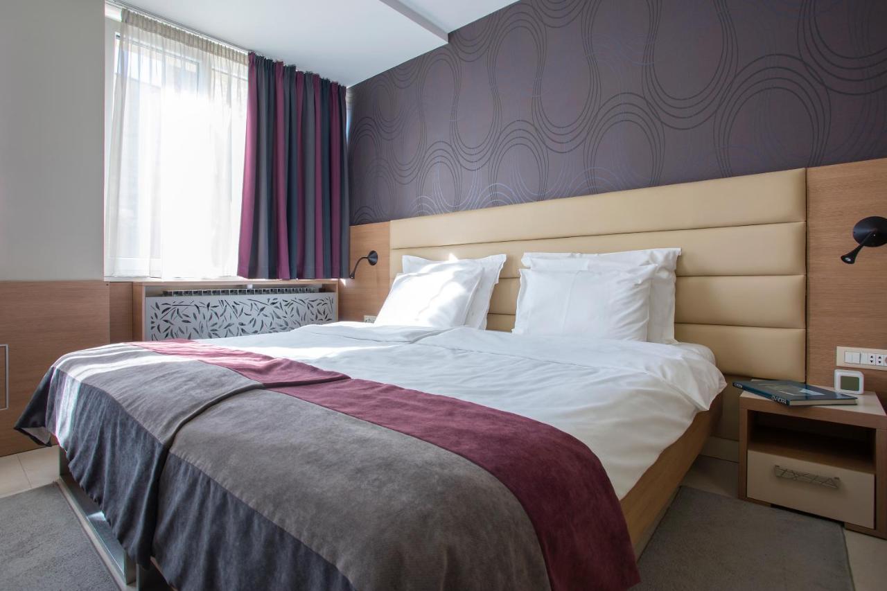 Srbija Garden-free Parking 4* Белград