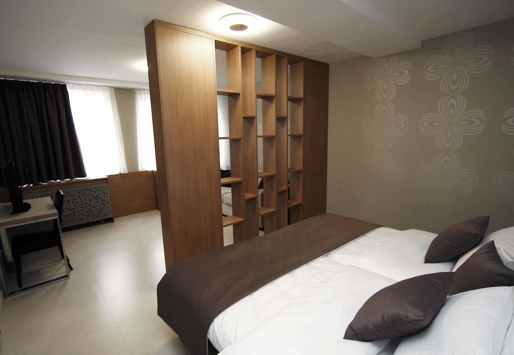 Hotel Srbija Garden-free Parking 4*