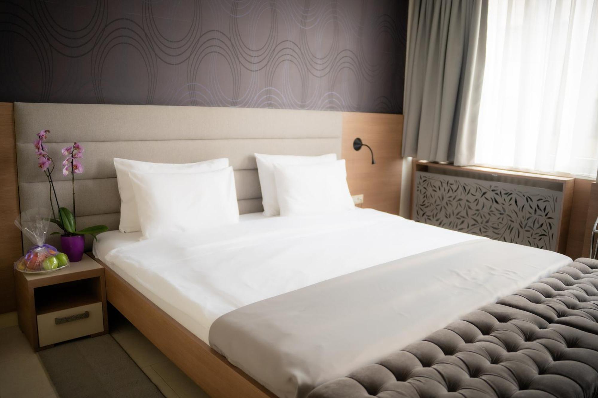 Hotel Srbija Garden-free Parking 4*