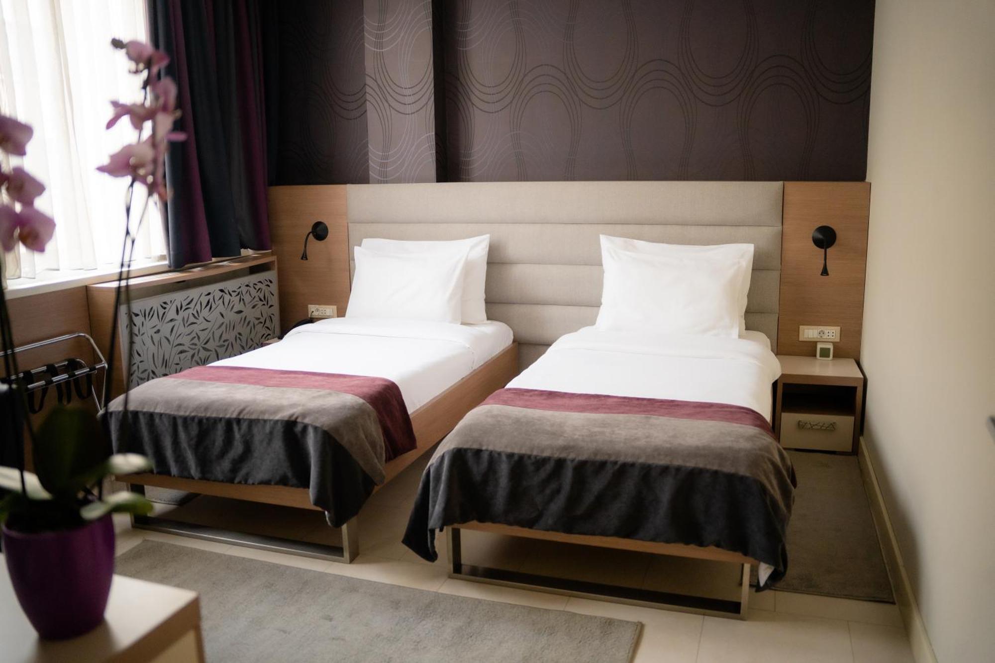 Hotel Srbija Garden-free Parking