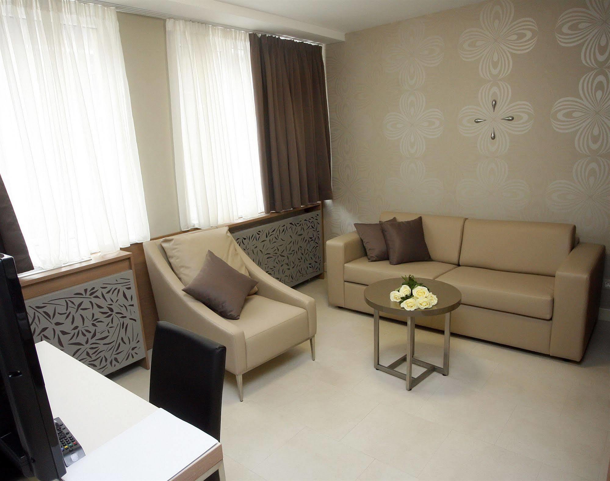 Отель Srbija Garden-free Parking 4*